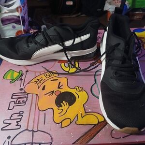 Puma Black and White Men's Sneakers